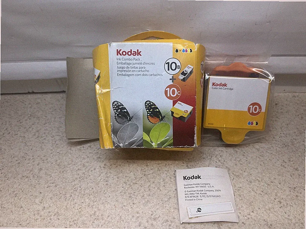 Kodak 10B Black & 10C Color Cartridge Ink Combo Pack 8367849
